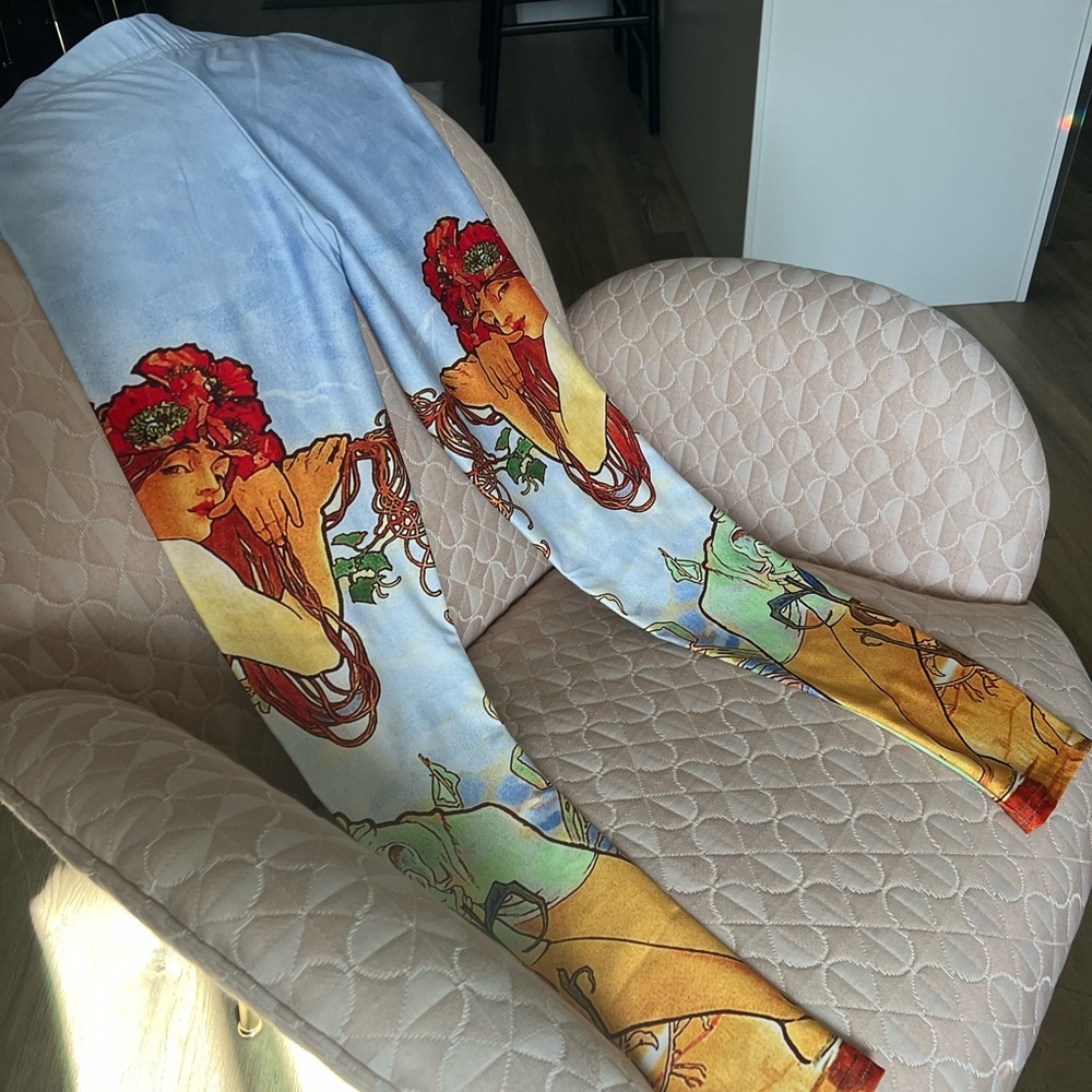 Art Nouveau Alphonse Mucha Leggings with Floral Design M